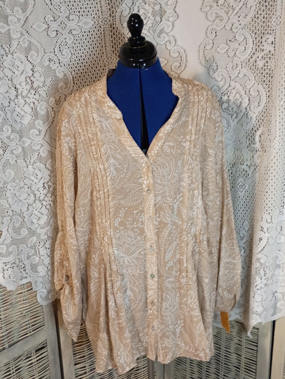Ruby Rd. Cream Paisley Button-Front Blouse
